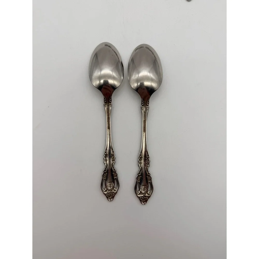 Oneida Community Brahms Stainless Flatware 14 Piece Set Floral Pierced Handle